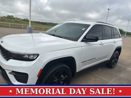 2023 Jeep Grand Cherokee Larado 4x4 SUV
