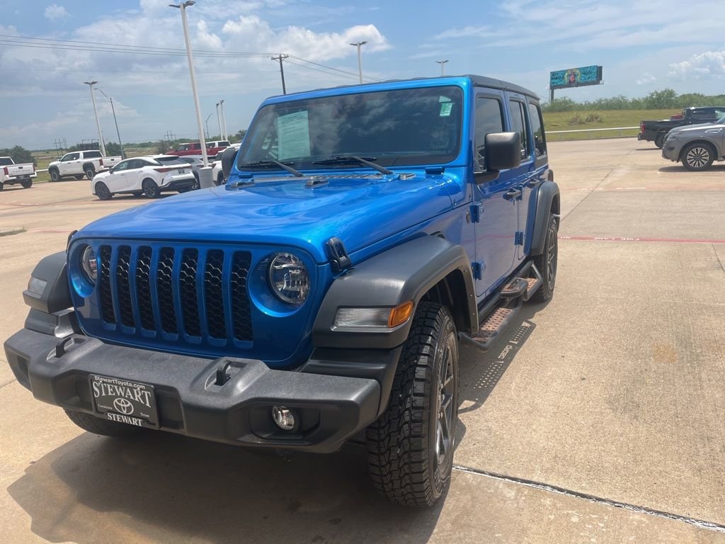 2024 Jeep Wrangler Sport S's photo