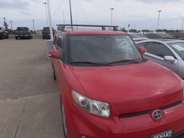 2013 Scion xB Base photo 2