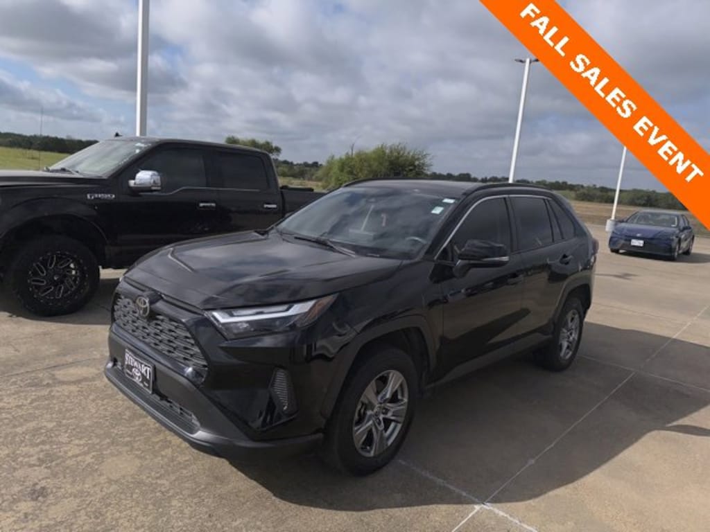 Used 2022 Toyota RAV4 XLE SUV