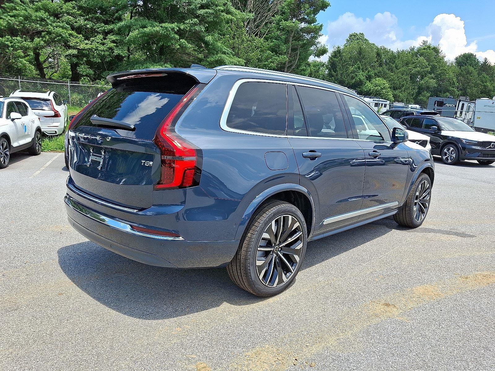 2026 Volvo XC90 T8 Plus photo 3