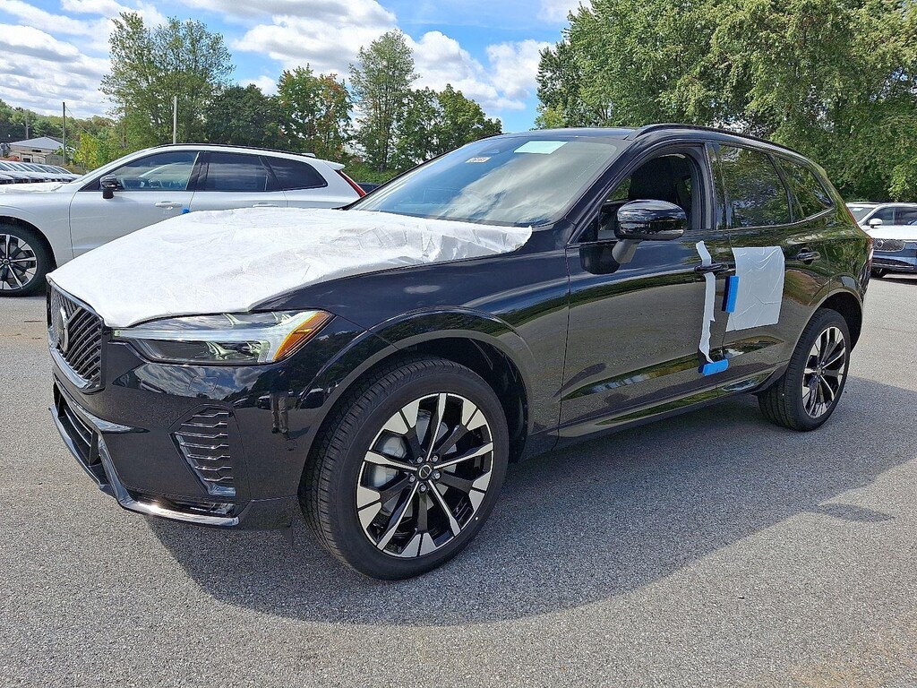 New 2026 Volvo XC60 B5 Plus SUV