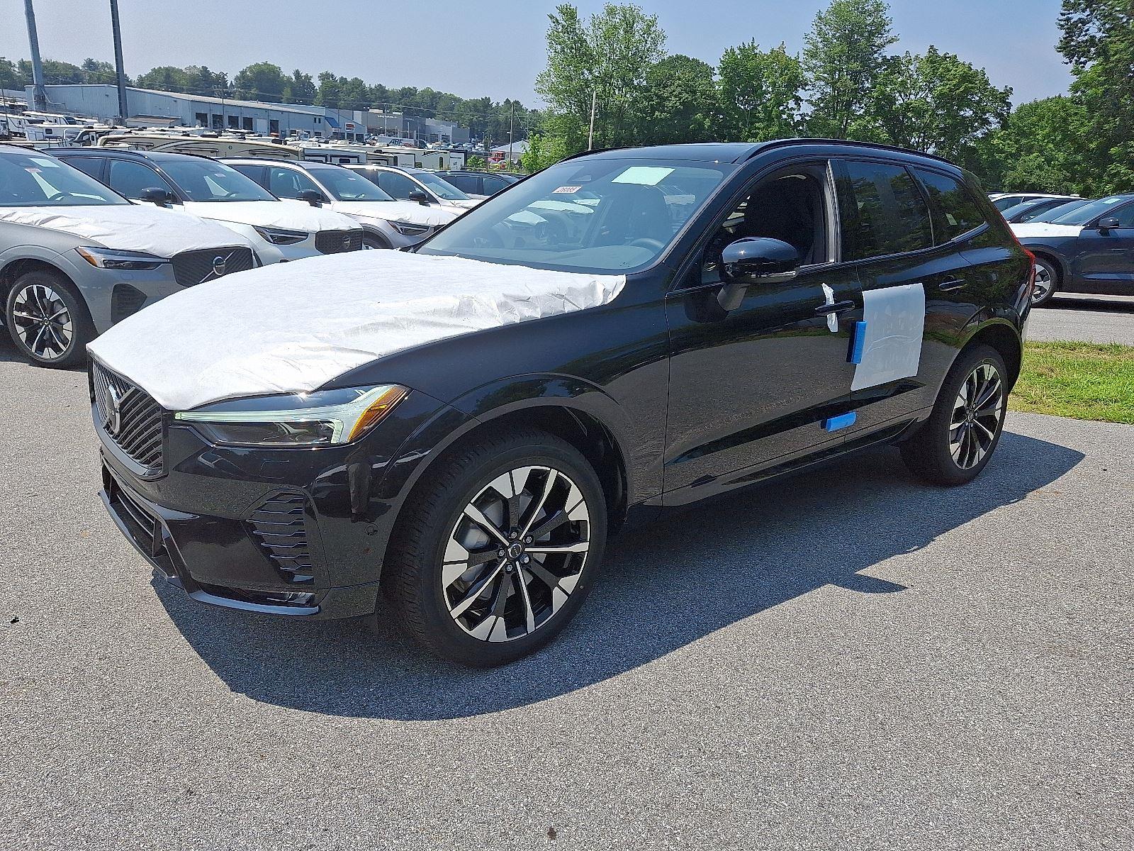 2026 Volvo XC60 B5 Plus photo 2