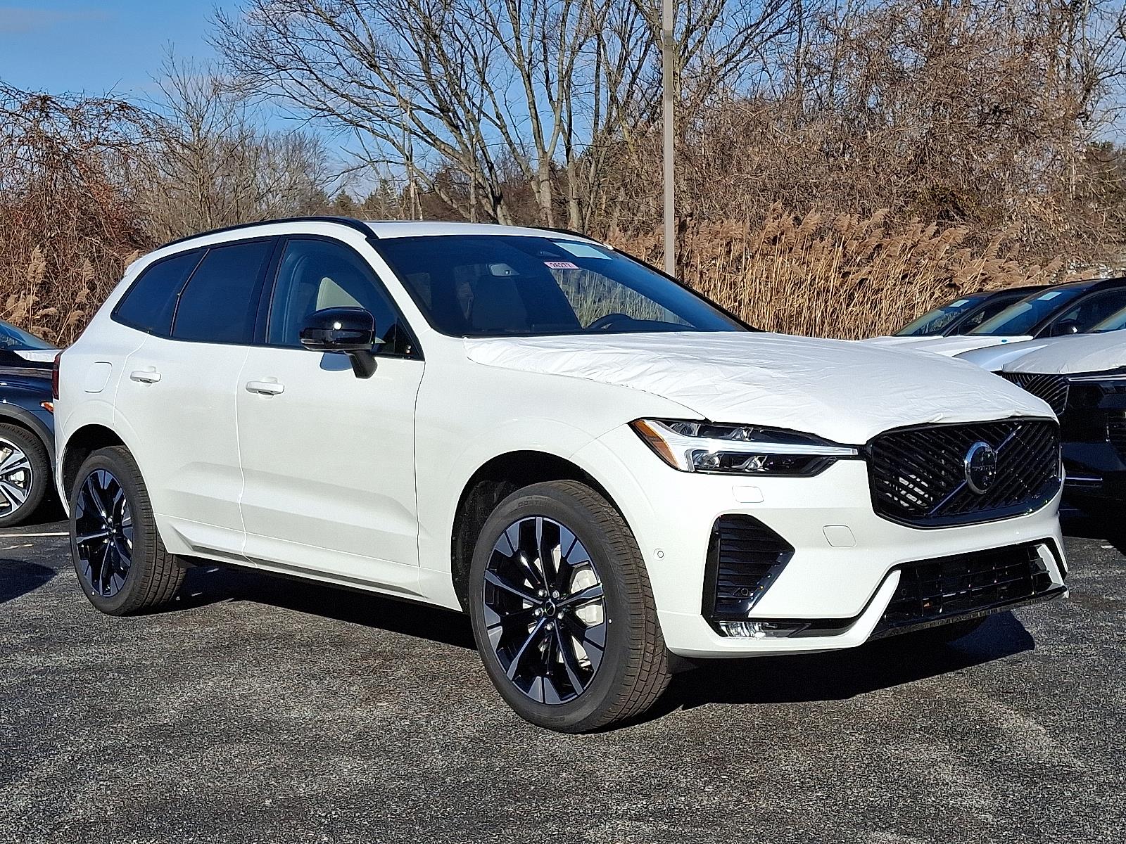 2026 Volvo XC60 Plus's photo