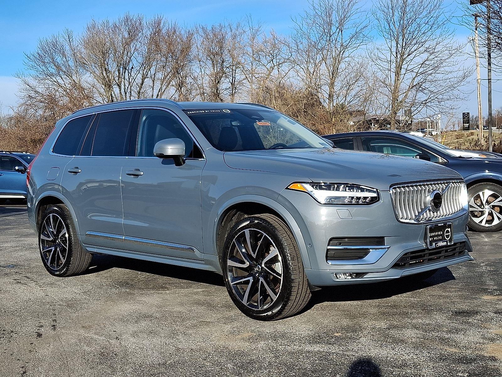 2023 Volvo XC90 Plus's photo