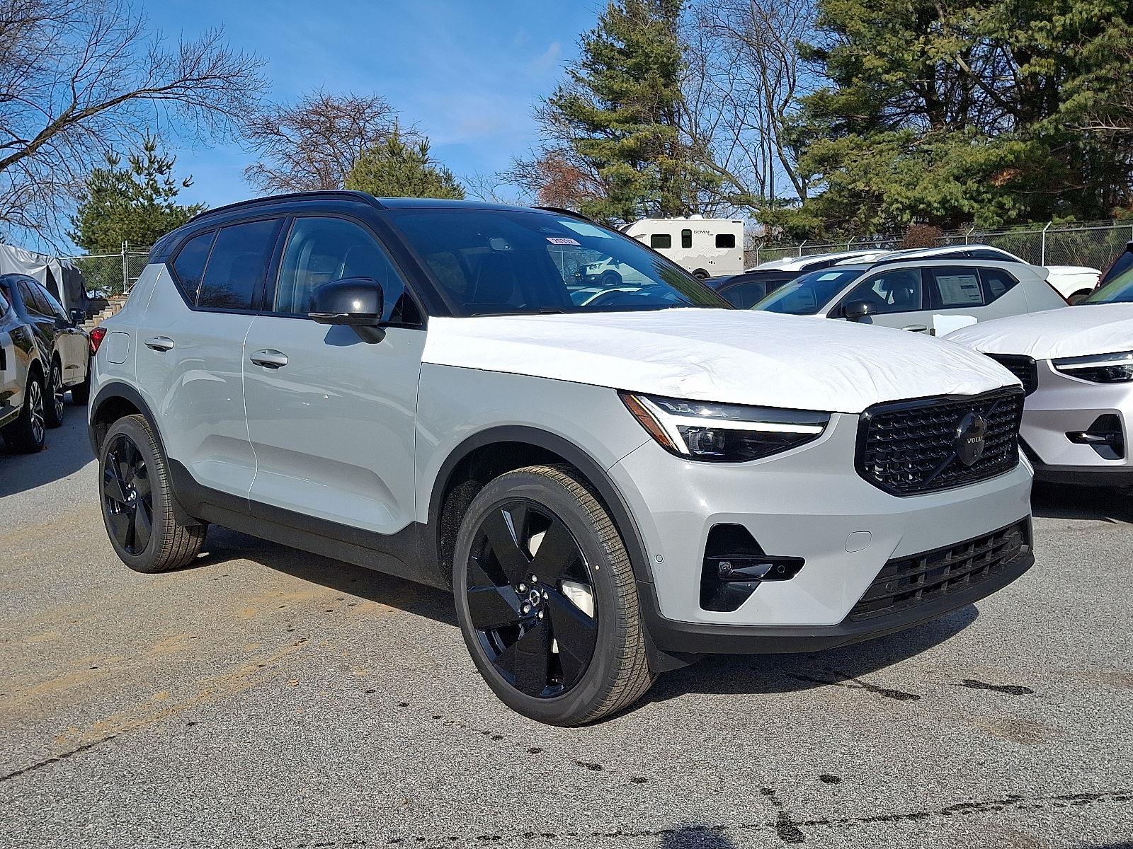 2026 Volvo XC40 Ultra Black Edition's photo