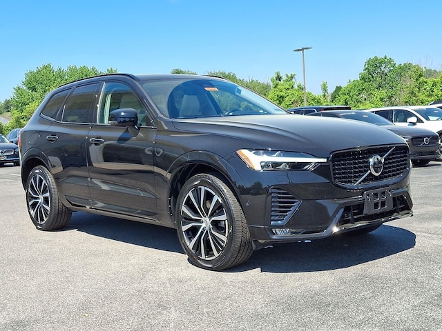 2023 Volvo XC60 Plus Dark Theme SUV