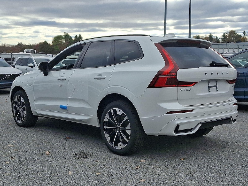 New 2026 Volvo XC60 plug-in hybrid T8 Plus SUV