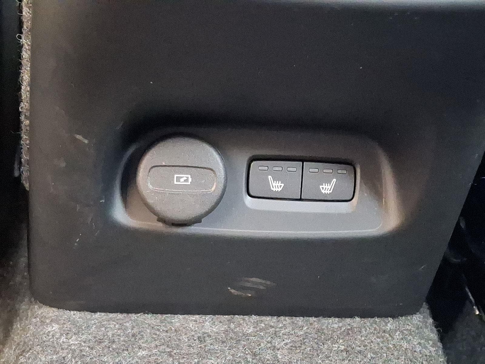 2026 Volvo XC40 Core - Photo 7