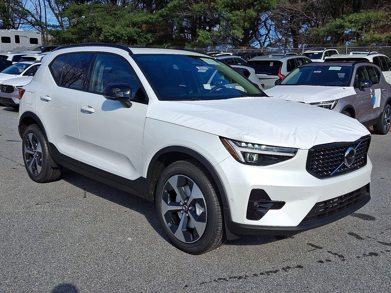 2026 Volvo XC40 Plus's photo