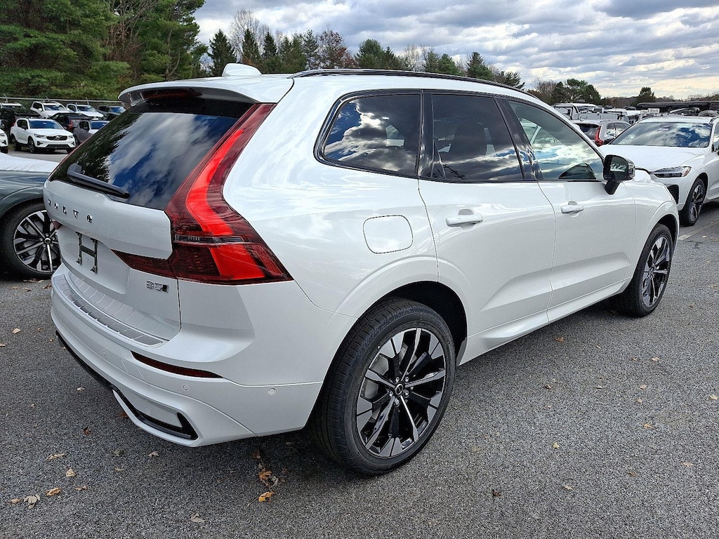 New 2026 Volvo XC60 B5 Plus SUV