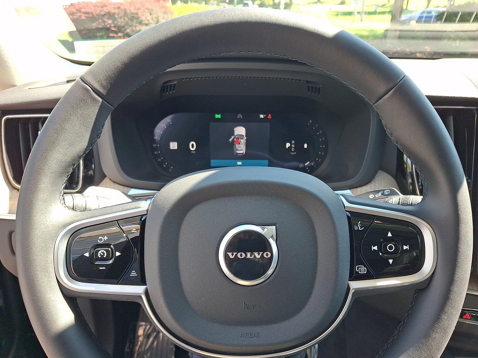 2026 Volvo XC60 Plus - Photo 13