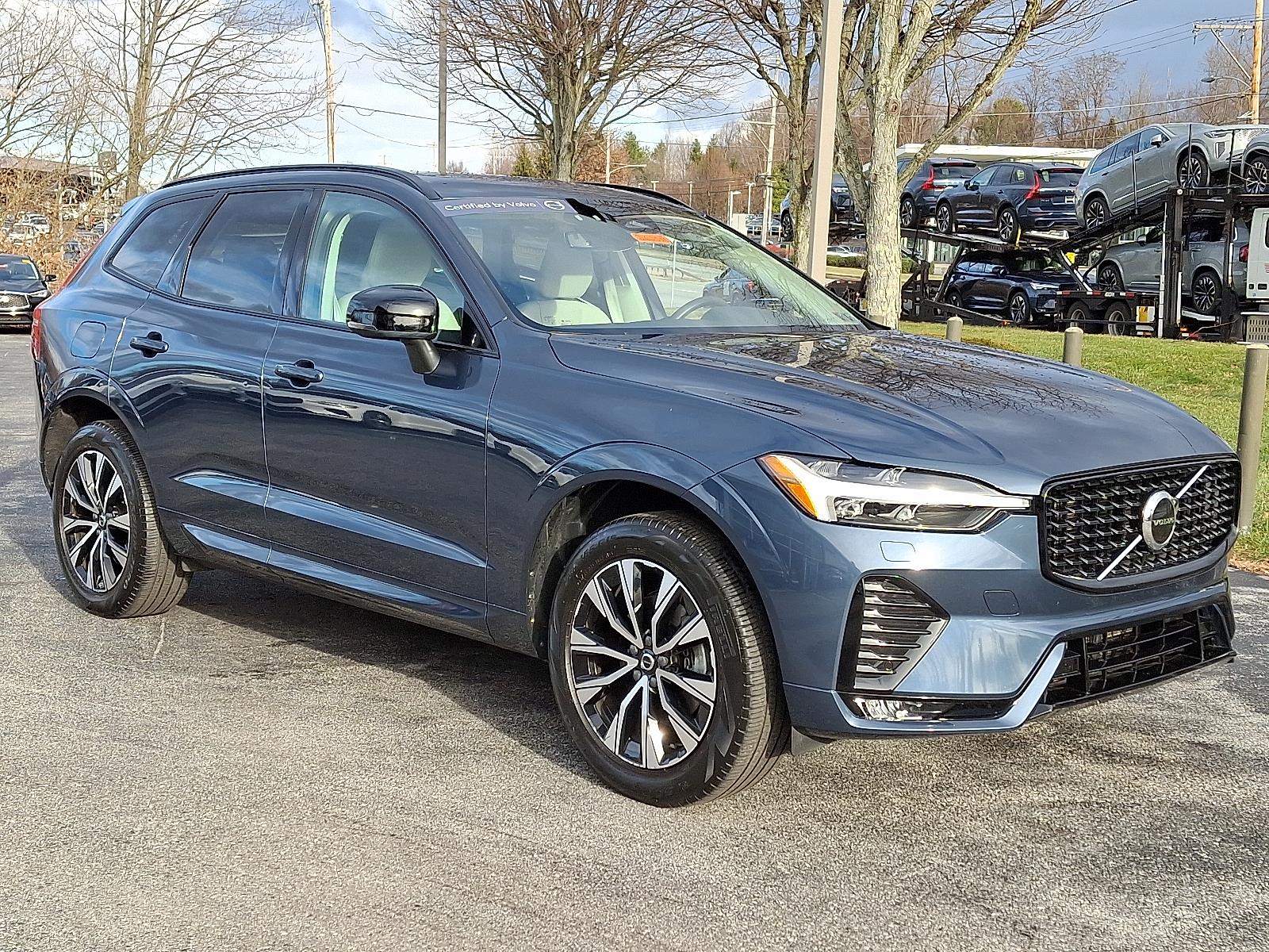 2024 Volvo XC60 Core's photo