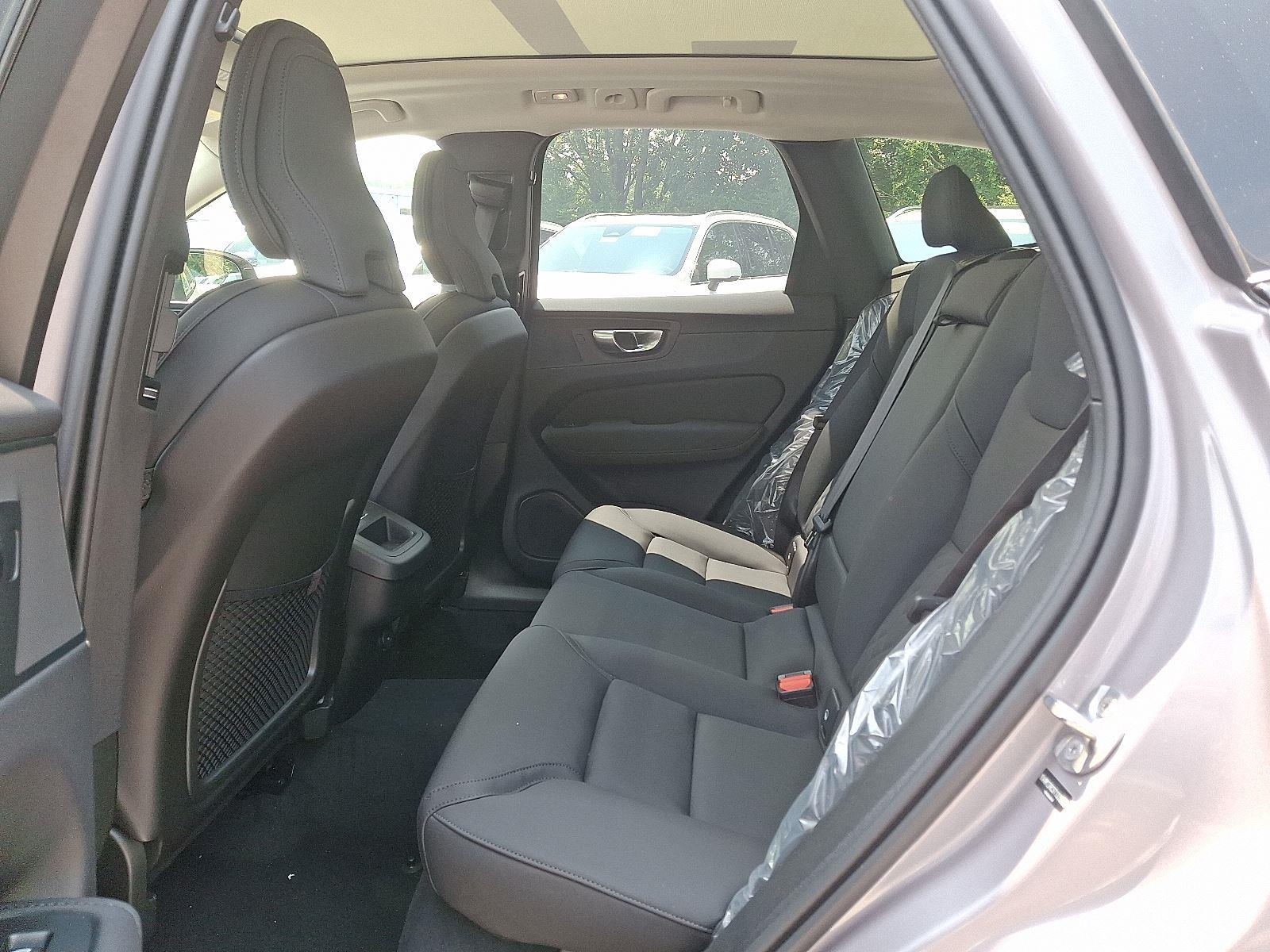 2026 Volvo XC60 Plus - Photo 6