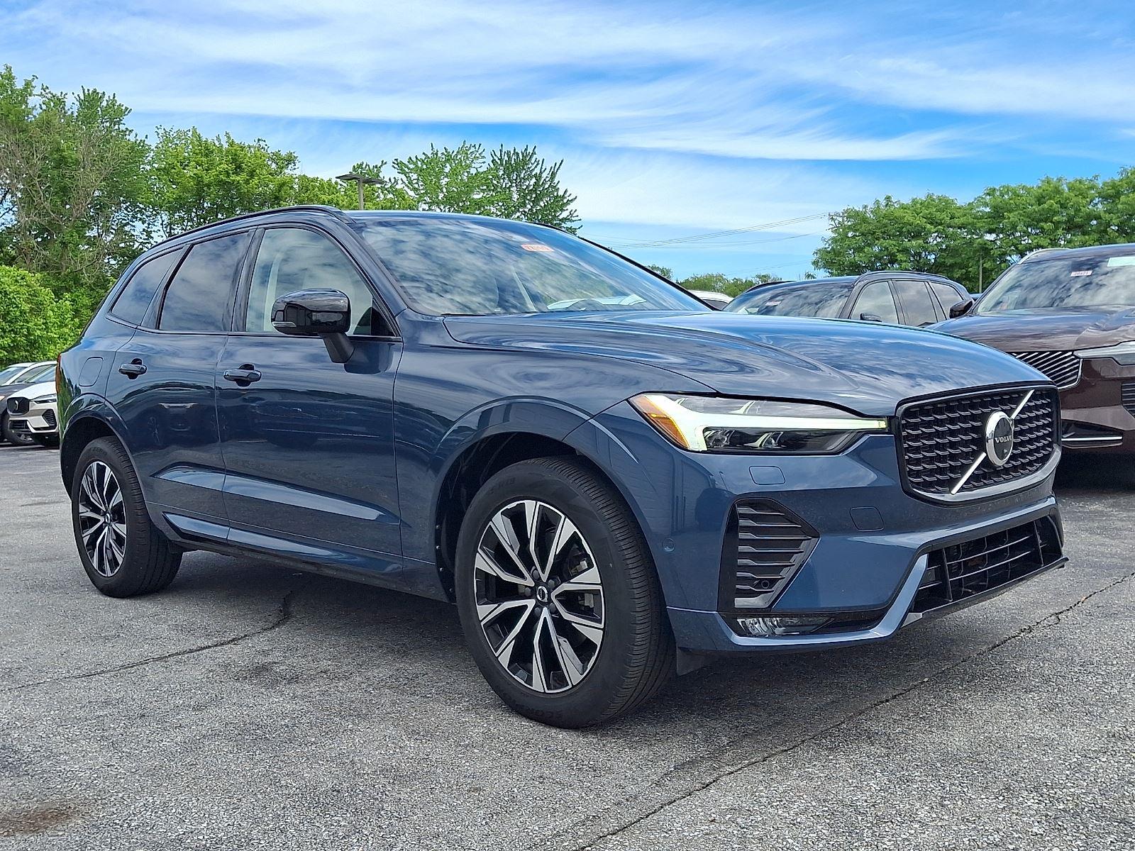2023 Volvo XC60 B5 Plus Dark Theme AWD's photo
