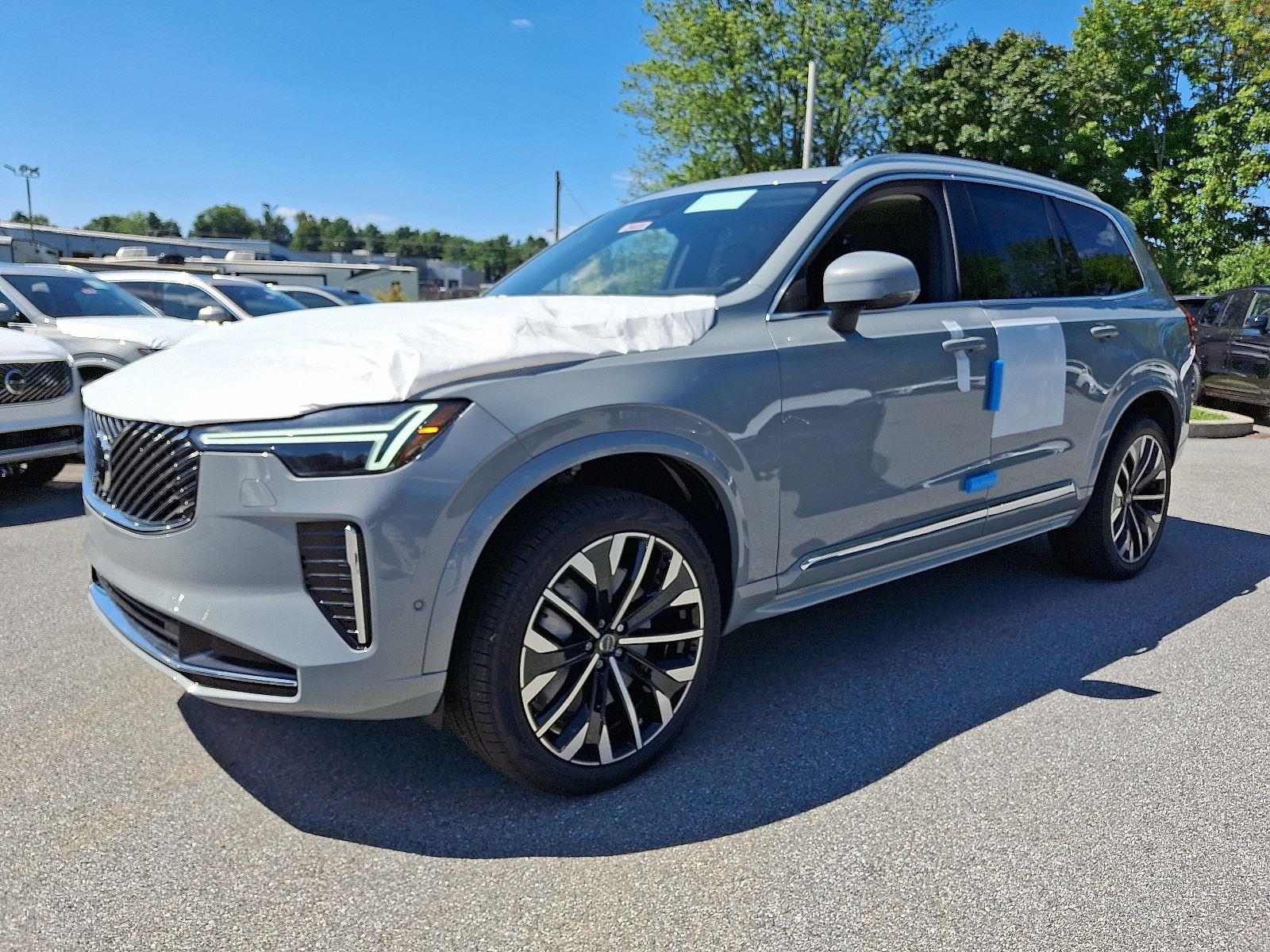 2026 Volvo XC90 Plus photo 2