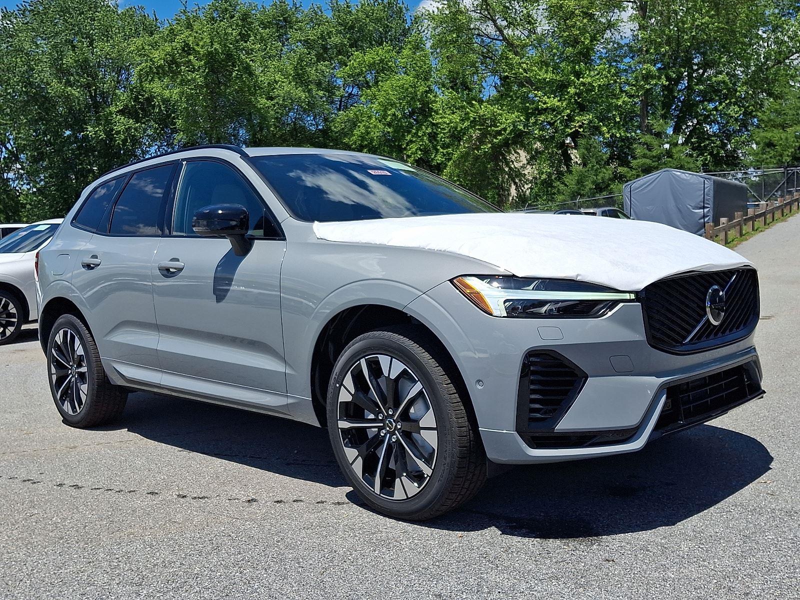 2026 Volvo XC60 T8 Plus Dark AWD's photo
