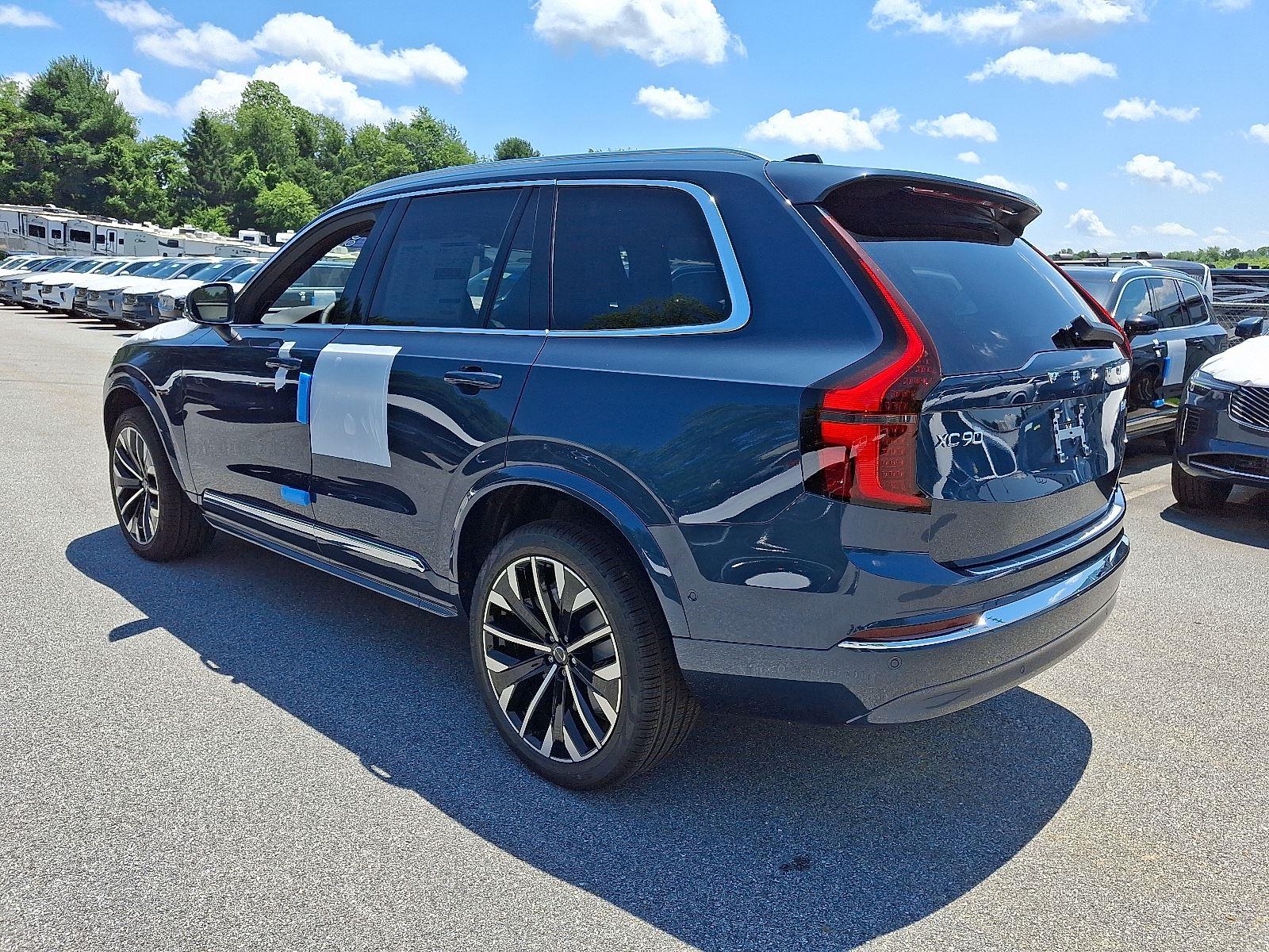 2026 Volvo XC90 Plus photo 3