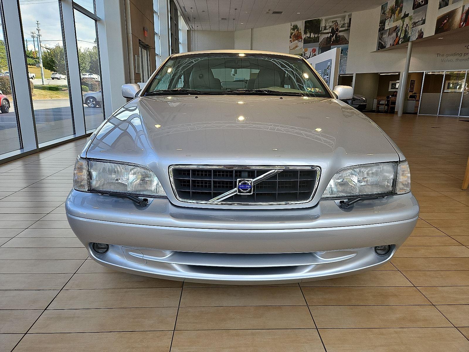 2002 Volvo C70 photo 2