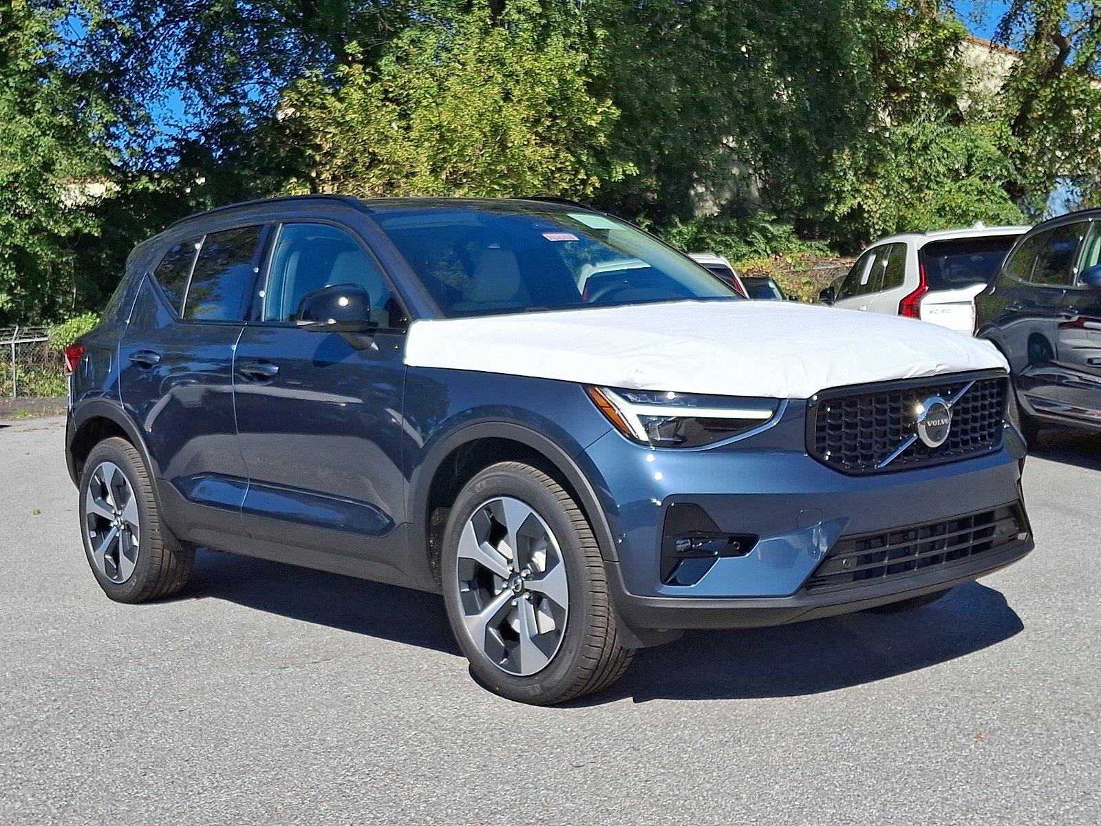 2026 Volvo XC40 B5 Plus AWD SUV
