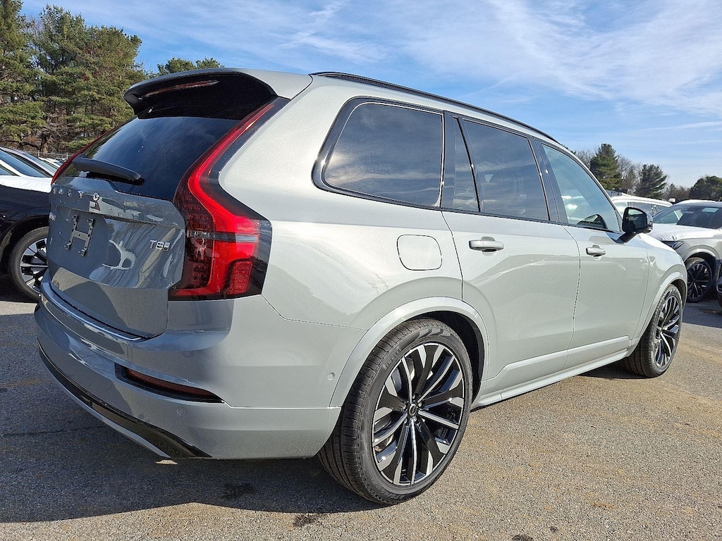 New 2026 Volvo XC90 plug-in hybrid T8 Ultra Dark Theme 7-Seater SUV