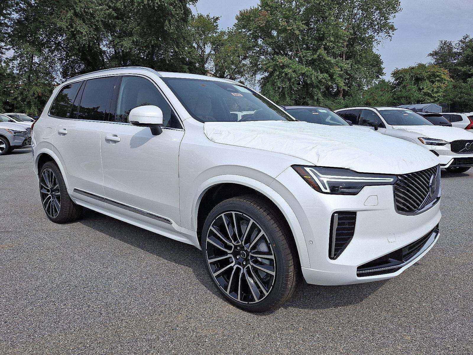 2026 Volvo XC90 Plus's photo