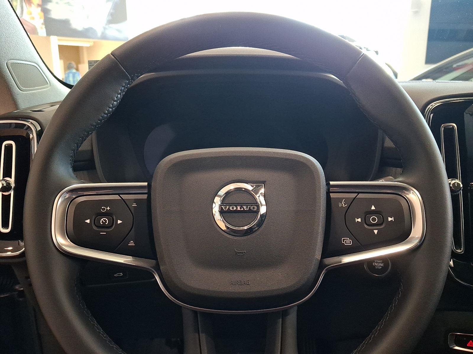 2026 Volvo XC40 Ultra - Photo 12