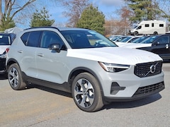 2026 Volvo XC40 B5 Core AWD SUV