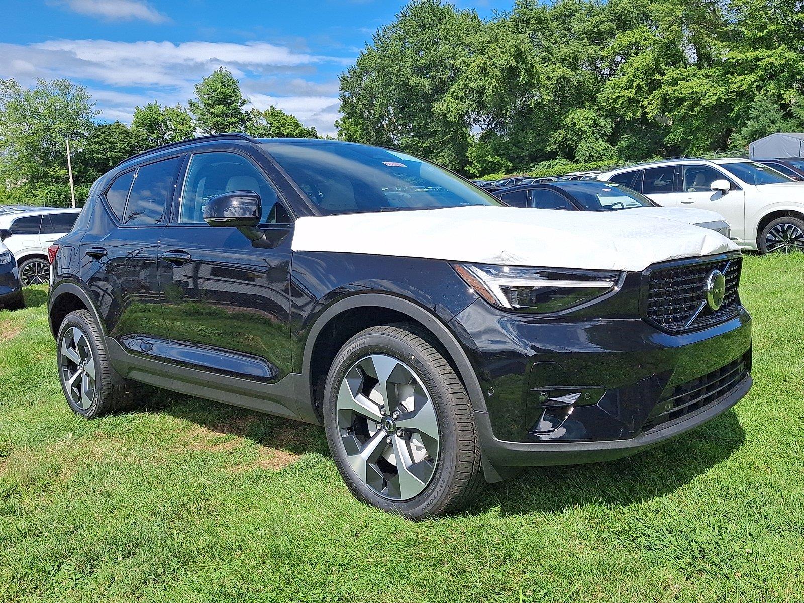 2026 Volvo XC40 SUV 