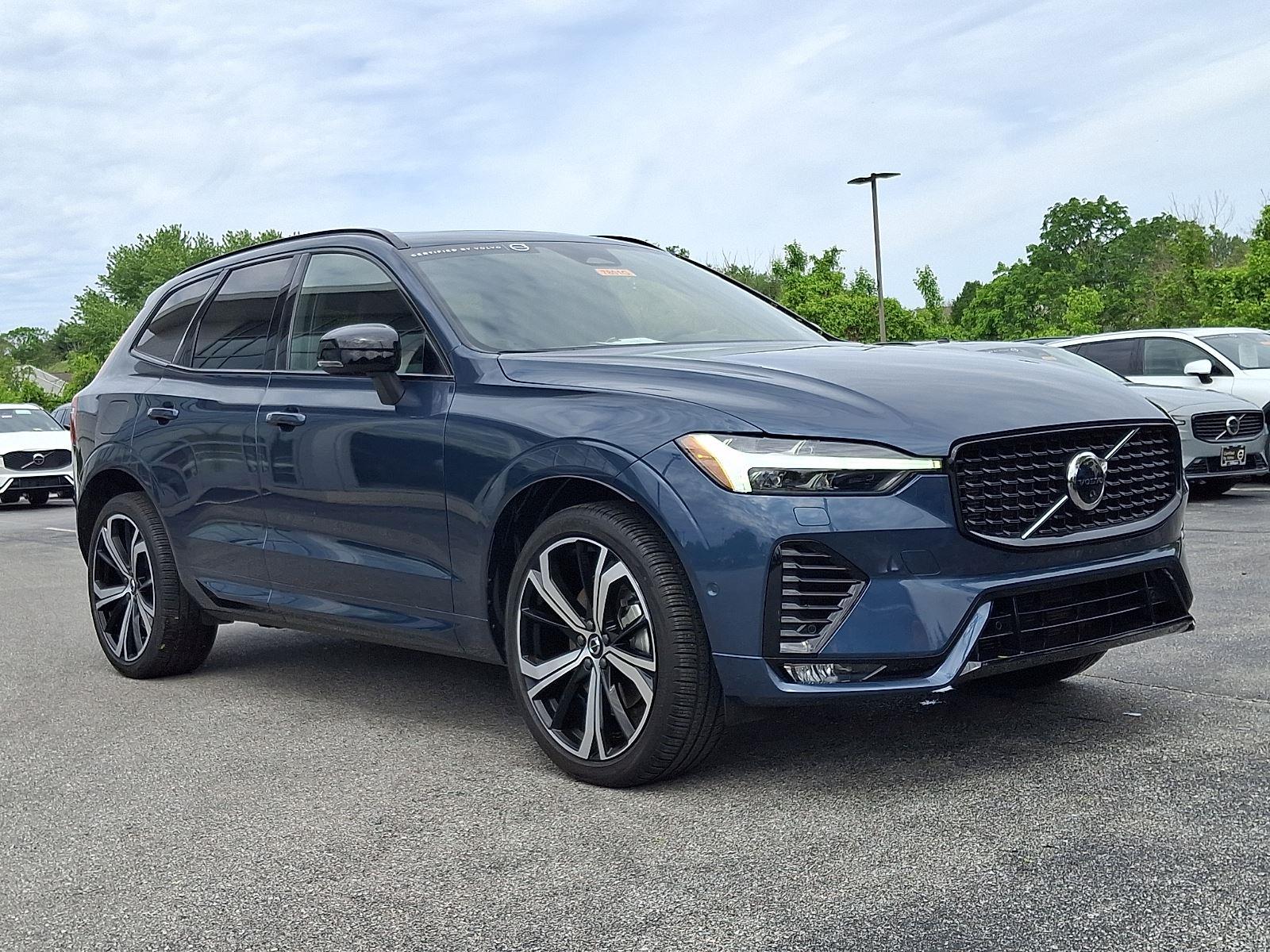 2023 Volvo XC60 B6 Ultimate Dark Theme AWD's photo