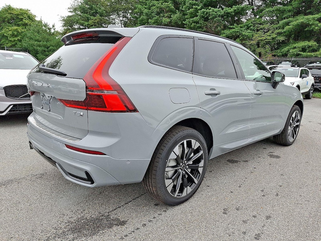New 2026 Volvo XC60 plug-in hybrid T8 Plus SUV
