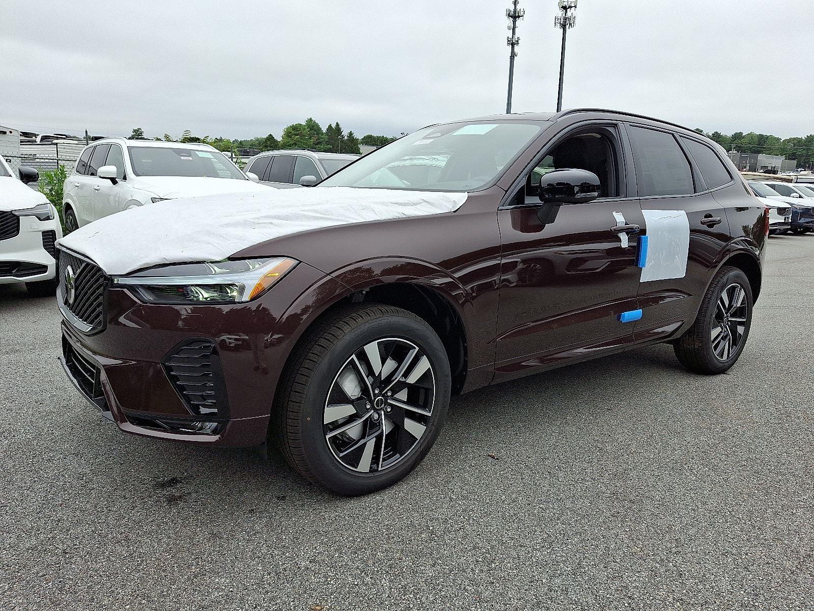2026 Volvo XC60 B5 Core photo 2