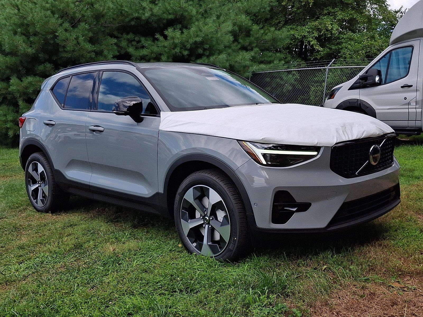 2026 Volvo XC40 SUV 