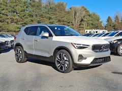 2025 Volvo XC40 B5 Ultra Bright Theme SUV