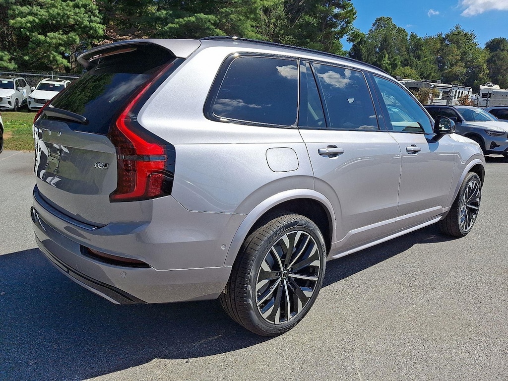 New 2026 Volvo XC90 B6 Ultra Dark Theme 6-Seater SUV