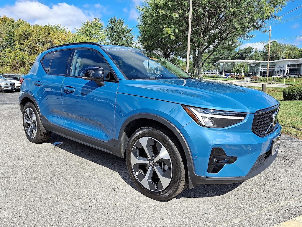 Certified 2024 Volvo XC40 B5 AWD Plus Dark Theme B5 AWD PLUS DARK THEME
