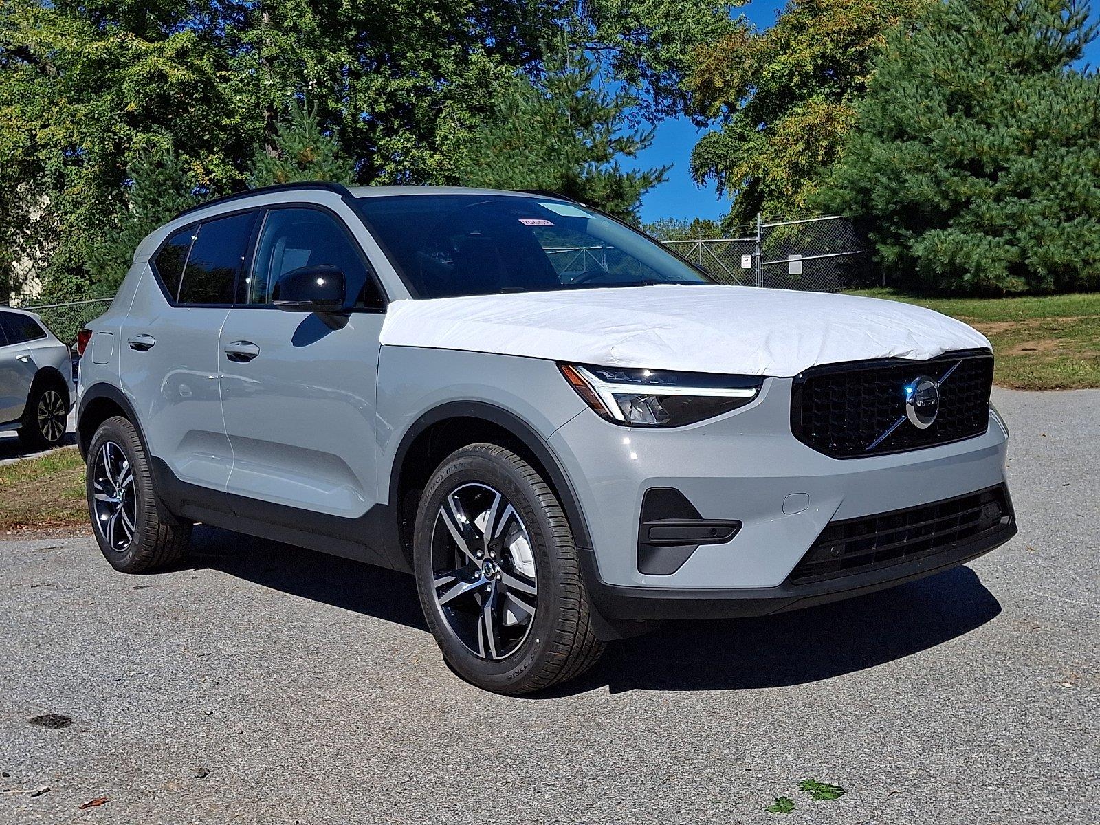2026 Volvo XC40 B5 Core AWD SUV