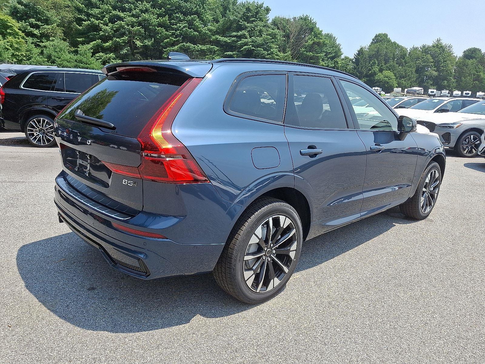 2026 Volvo XC60 B5 photo 4