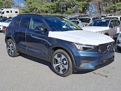 2026 Volvo XC40 B5 Core AWD SUV
