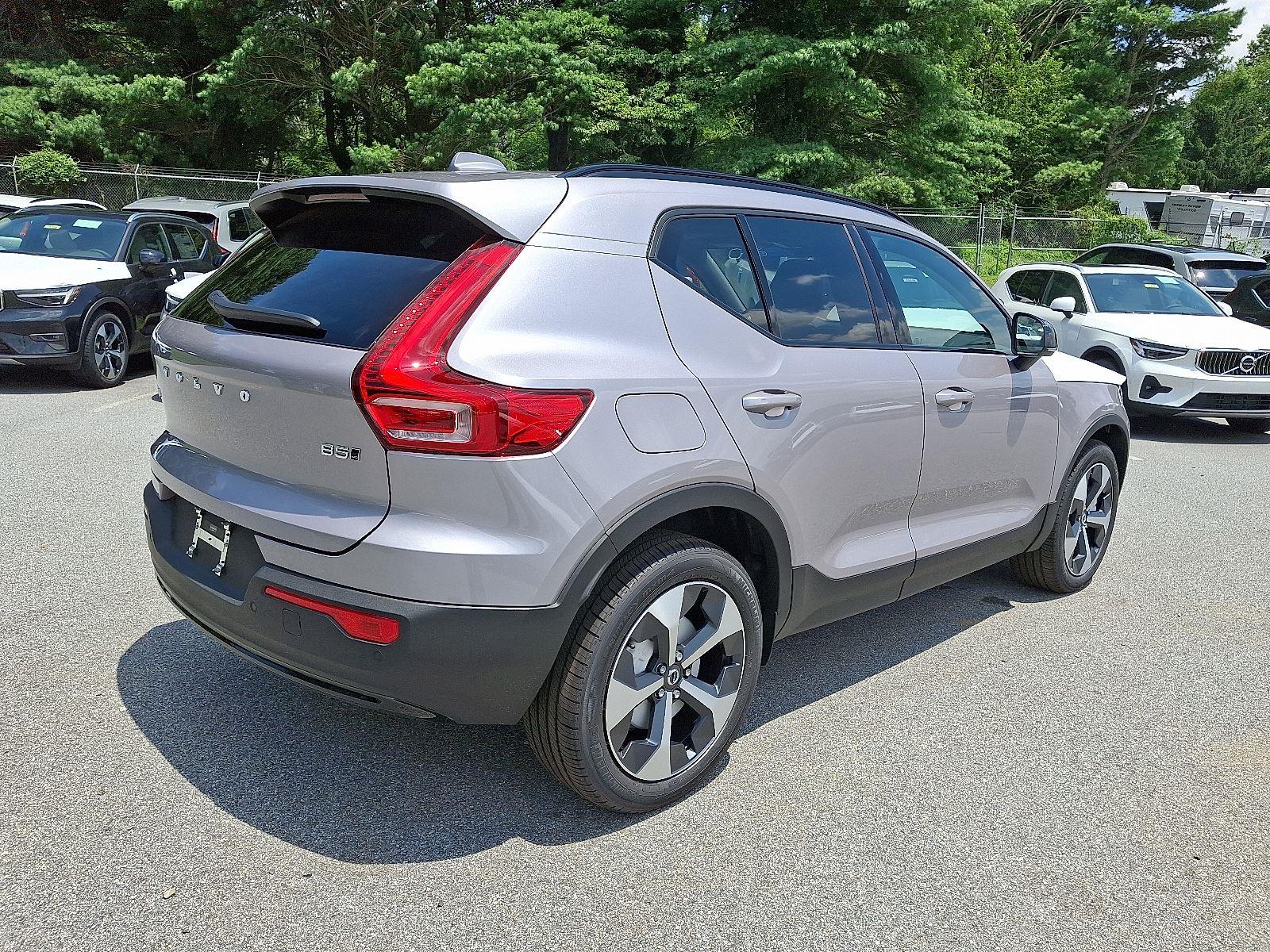 2026 Volvo XC40 Core - Photo 4