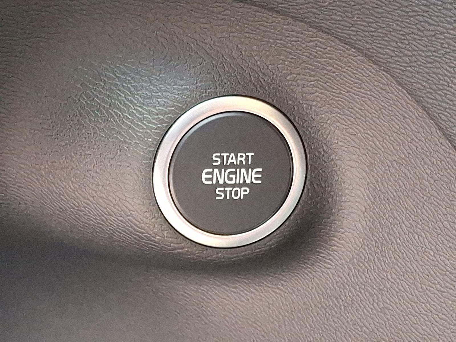 2026 Volvo XC40 Core - Photo 15