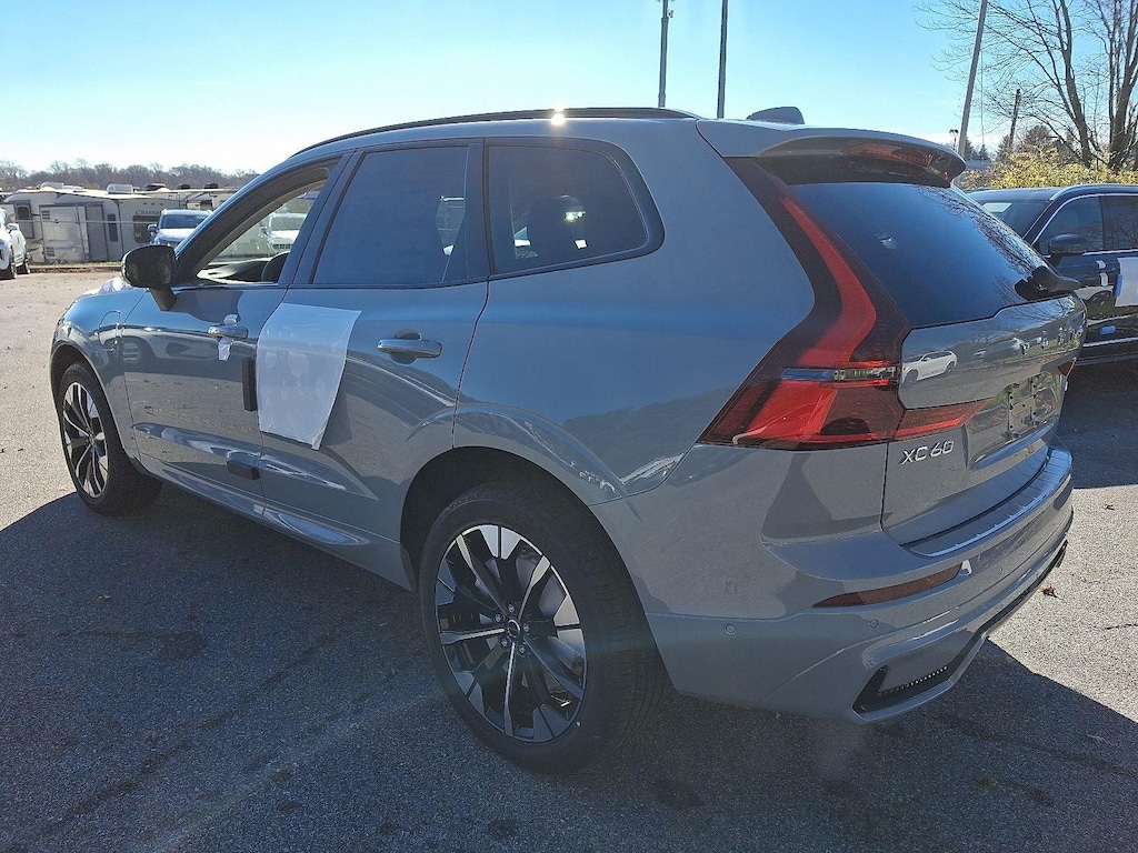 New 2026 Volvo XC60 plug-in hybrid T8 Plus SUV