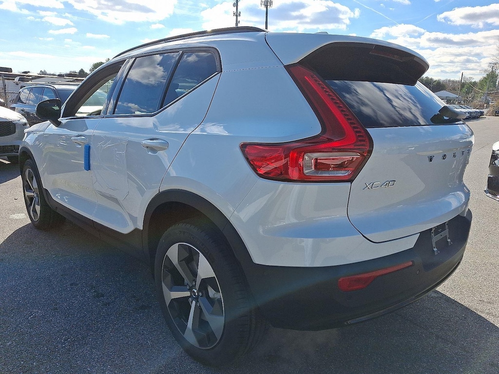 New 2026 Volvo XC40 B5 Plus SUV
