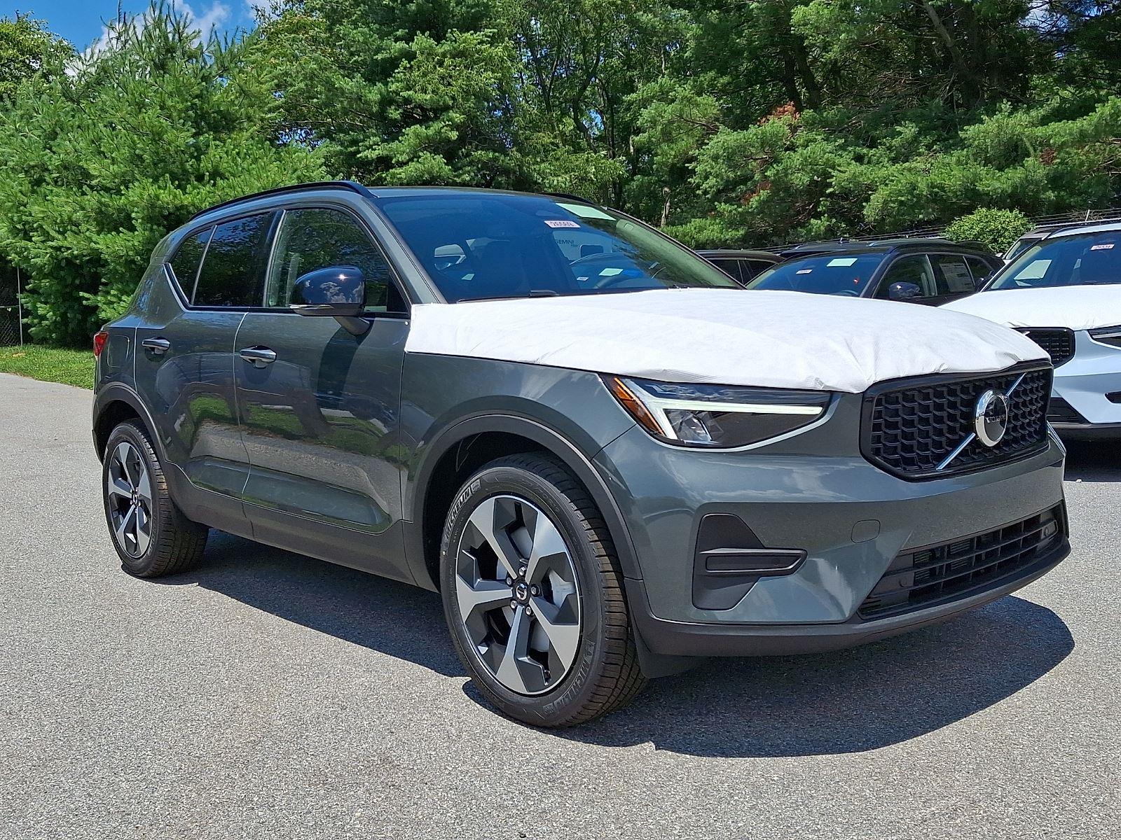 2026 Volvo XC40 SUV 