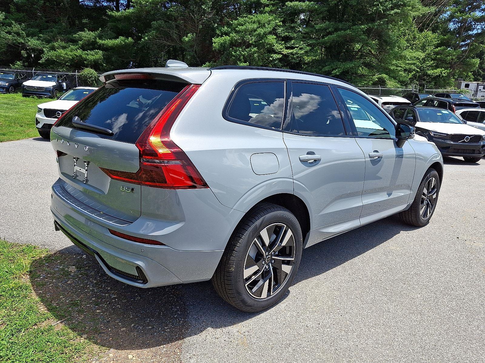 2026 Volvo XC60 B5 Core photo 4