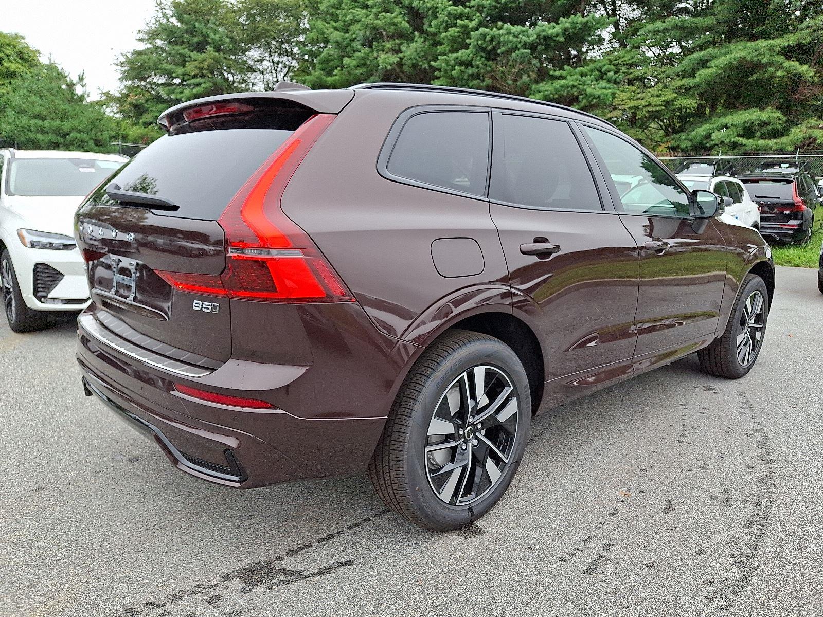 2026 Volvo XC60 B5 Core photo 4