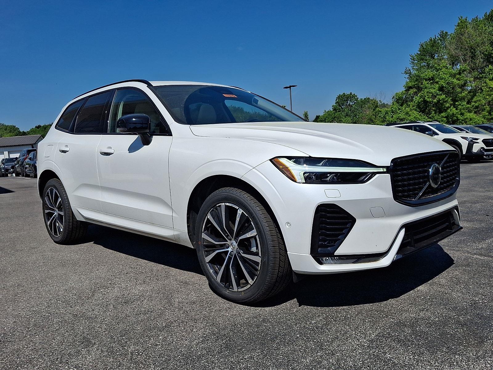 2023 Volvo XC60 B5 Plus Dark Theme AWD's photo