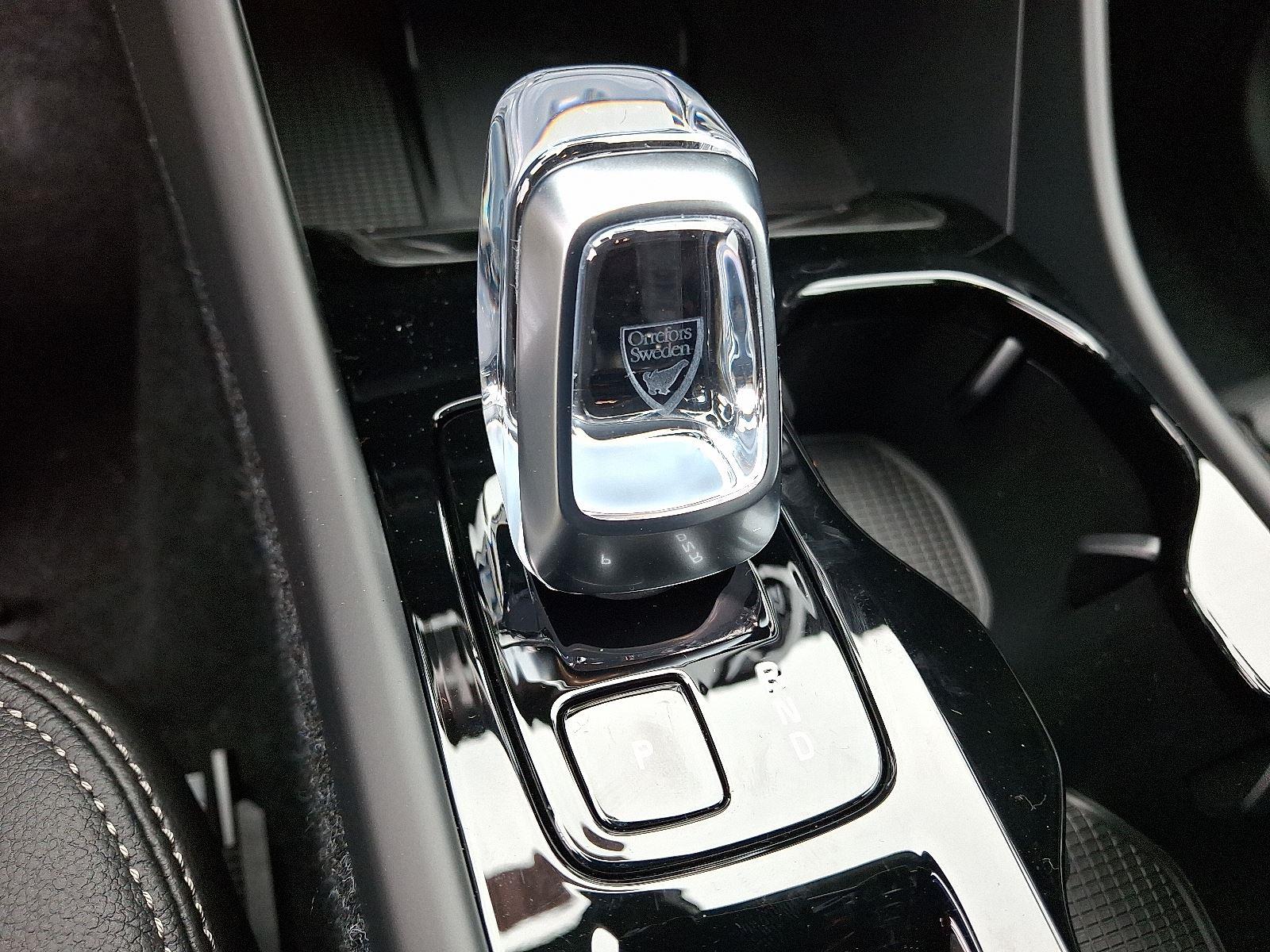 2026 Volvo XC40 Plus - Photo 11