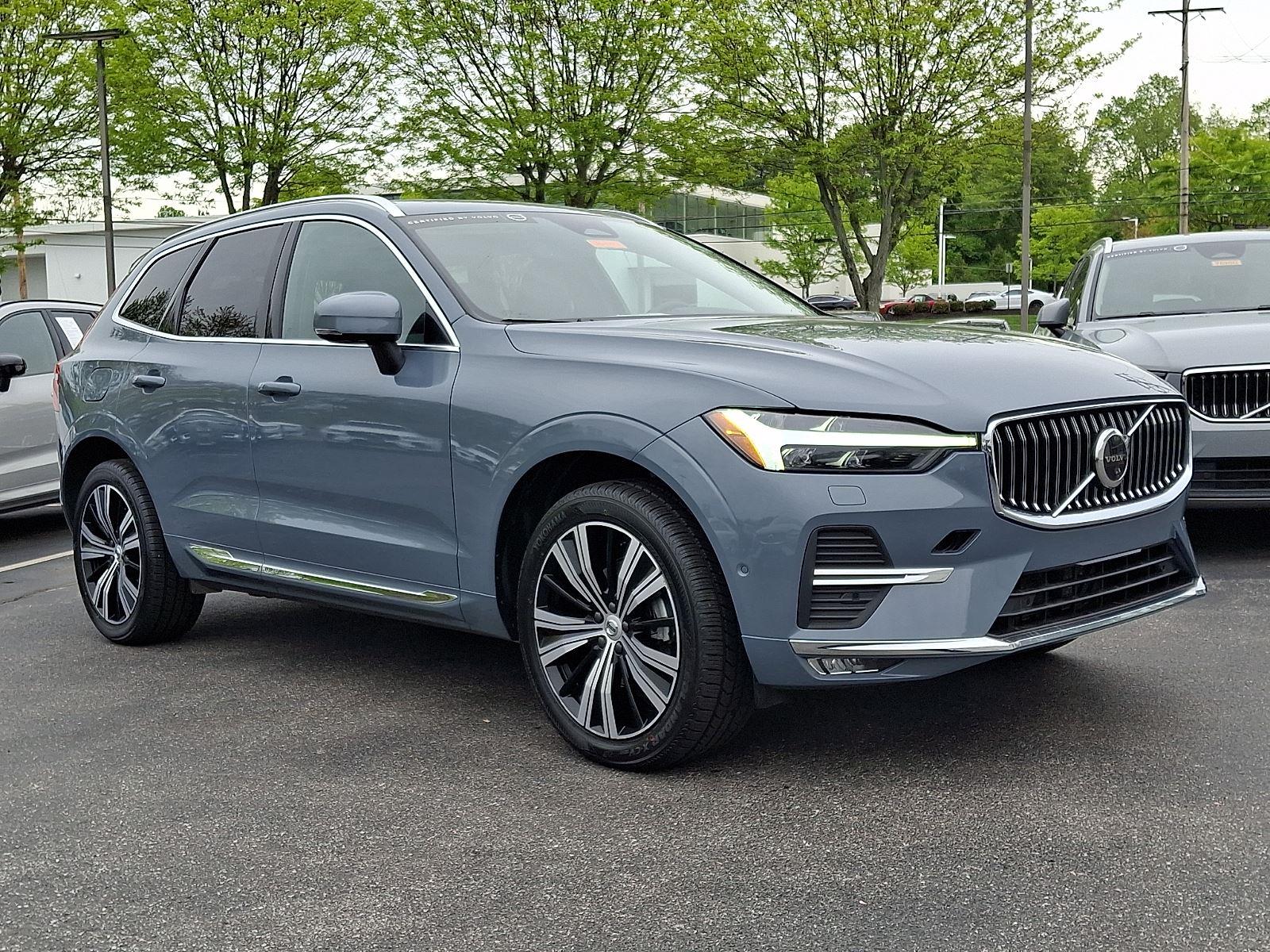 2023 Volvo XC60 B5 Plus Bright Theme AWD's photo