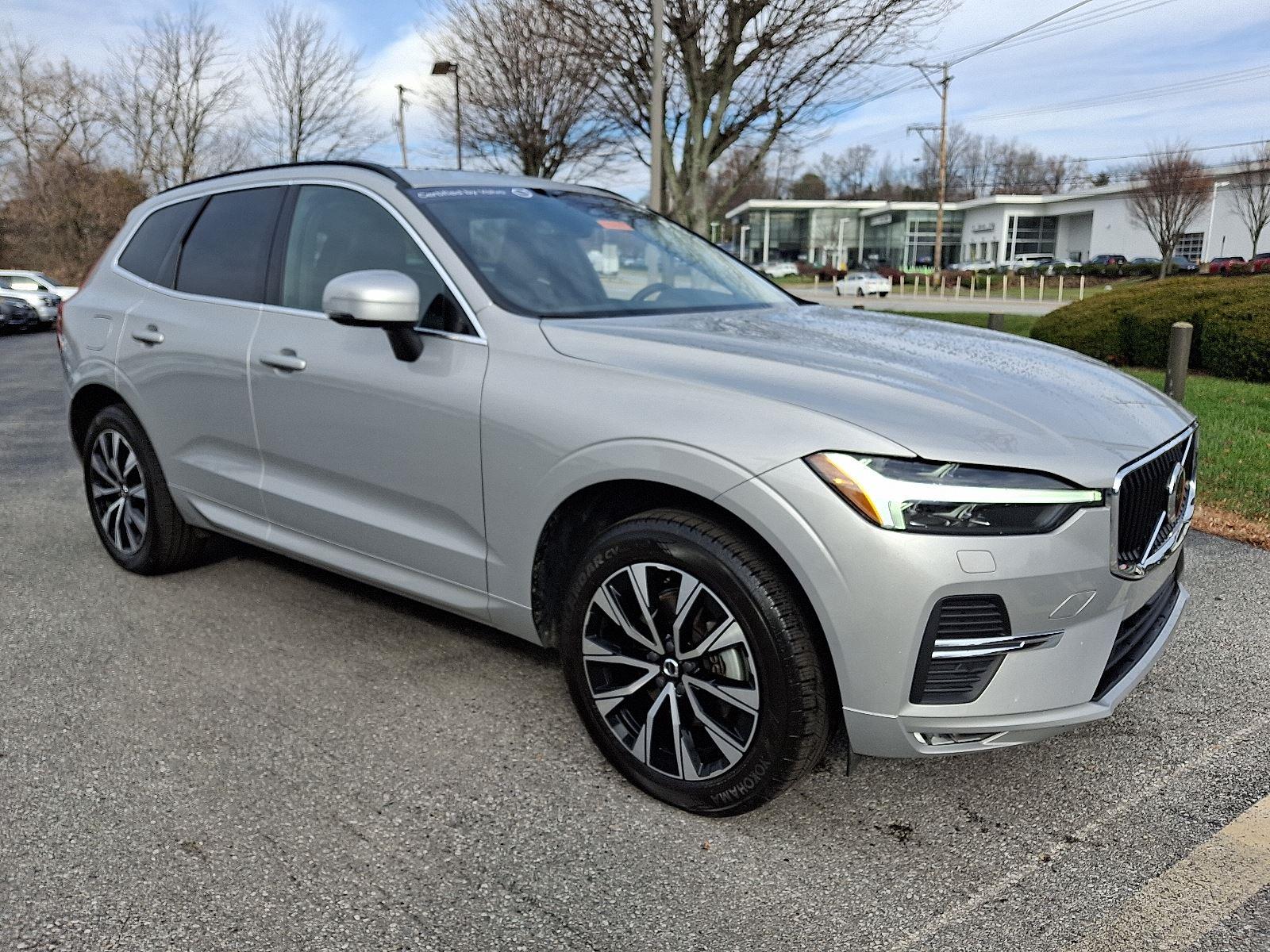 2023 Volvo XC60 Core's photo